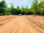 අනුරාධපුර අශෝක විදුහල අසලින් සින්නක්කර බිම් කොටස්