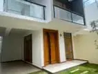 Luxury House For Rent In Liyanage Mawatha Battaramulla - 4022U